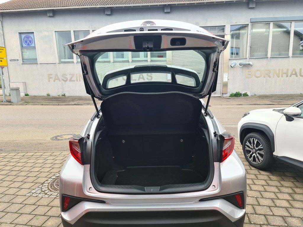 Toyota C-HR Hybrid - Samsaru's Car Outlet