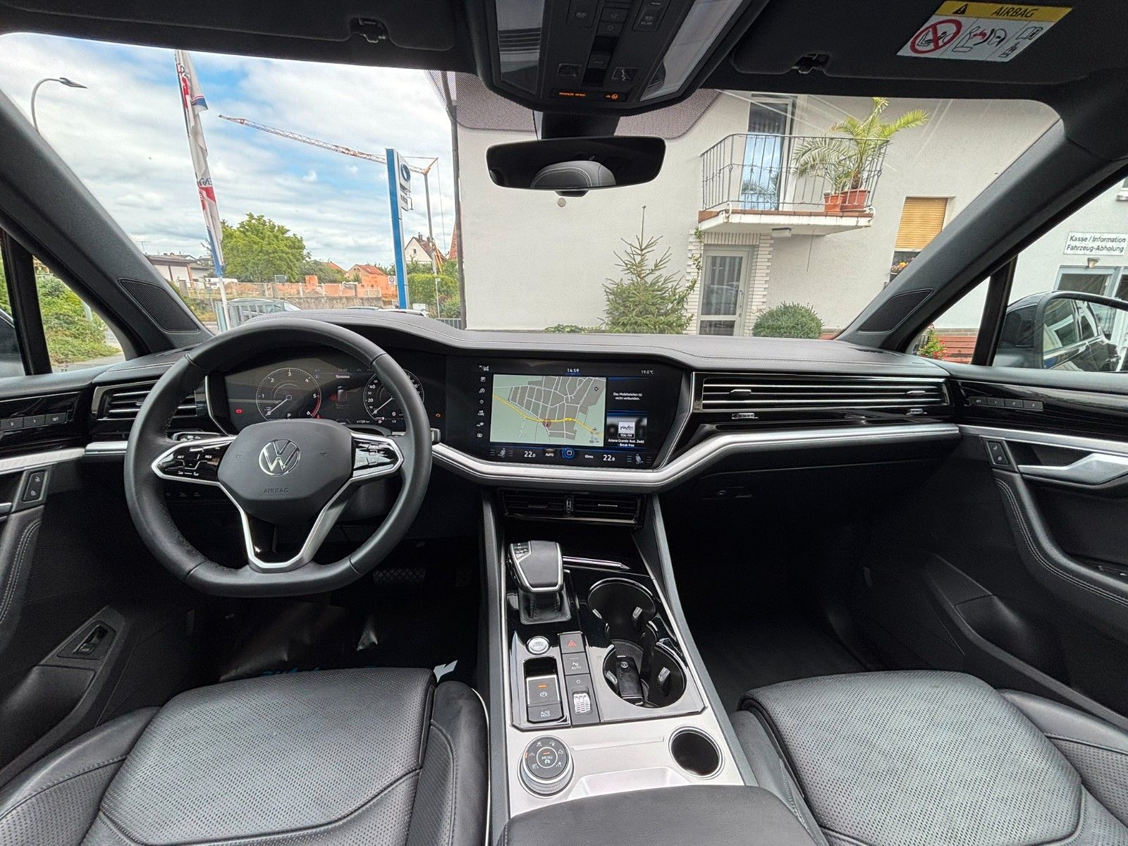 Volkswagen Touareg Elegance 4M - Samsaru's Car Outlet