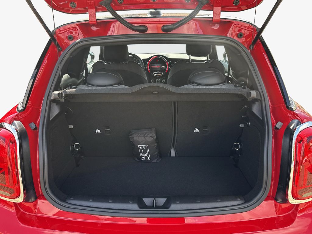 MINI Cooper SE Classic - Samsaru's Car Outlet