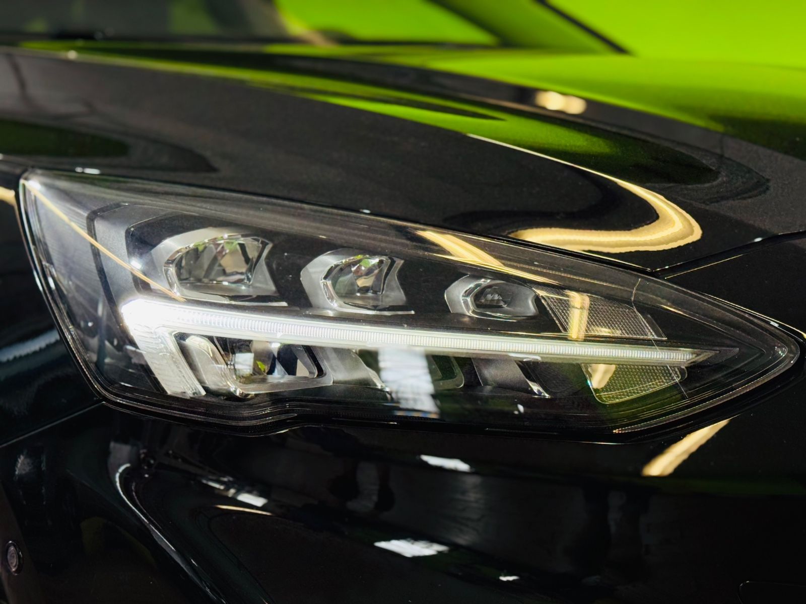 Ford Focus ST-Line - Samsaru's Car Outlet