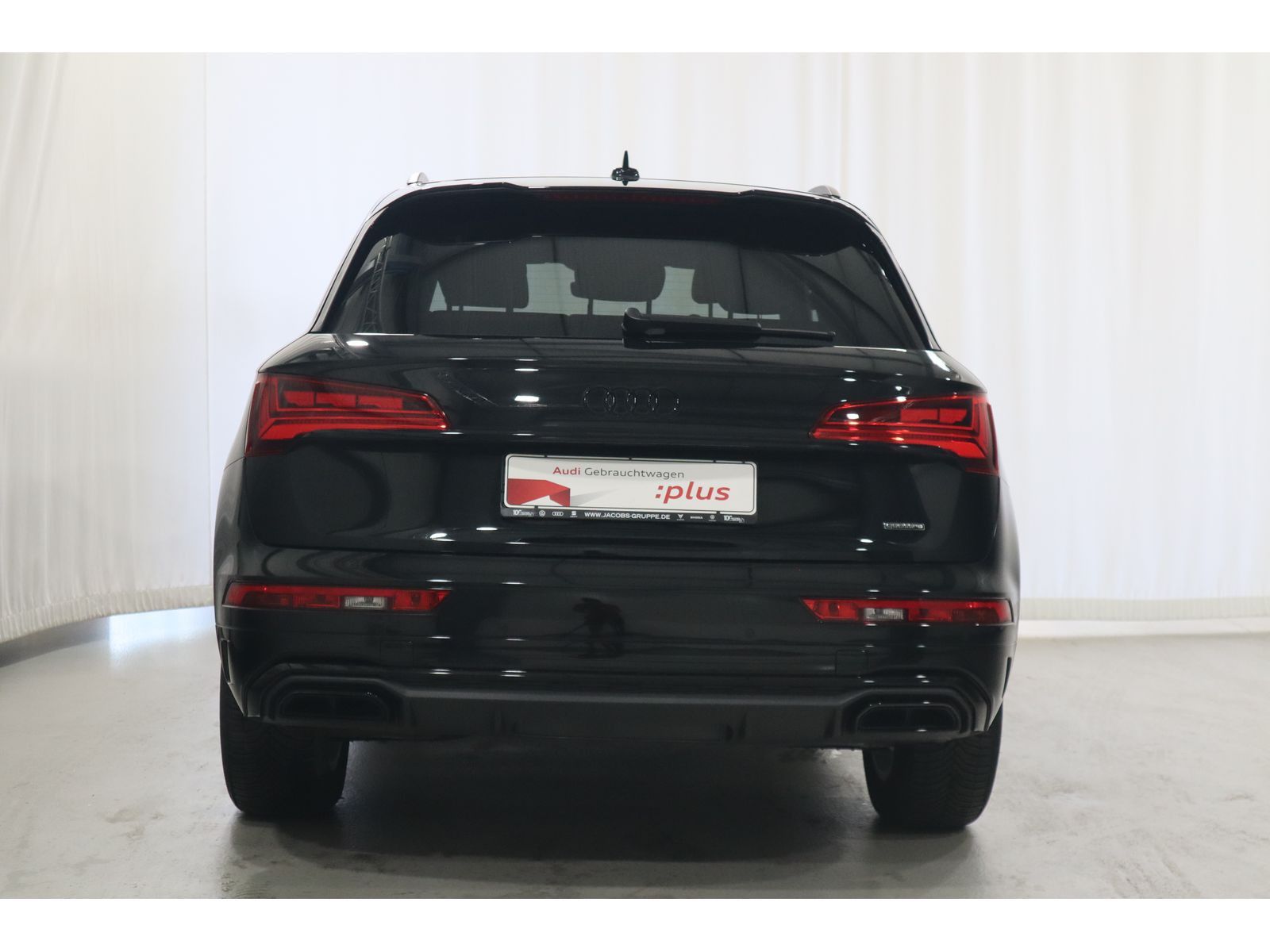 Audi Q5 40 TDI quattro S line - Samsaru's Car Outlet