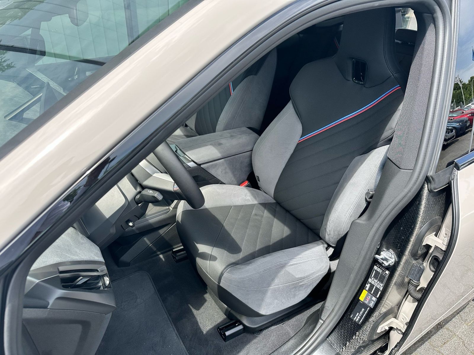 BMW iX M70 //Pano Stop&Go Leas.ab EUR 999,-inkl.