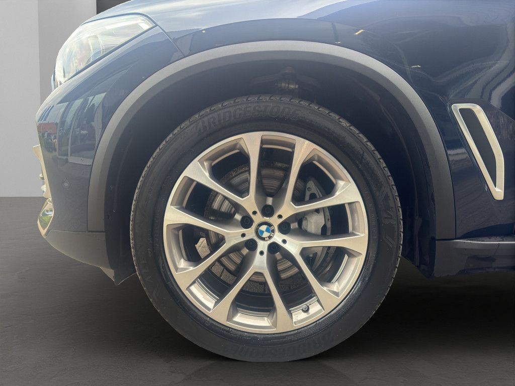 BMW X5 xDrive30d xLine LASER NAVI HUD KAMERA 20" AHK
