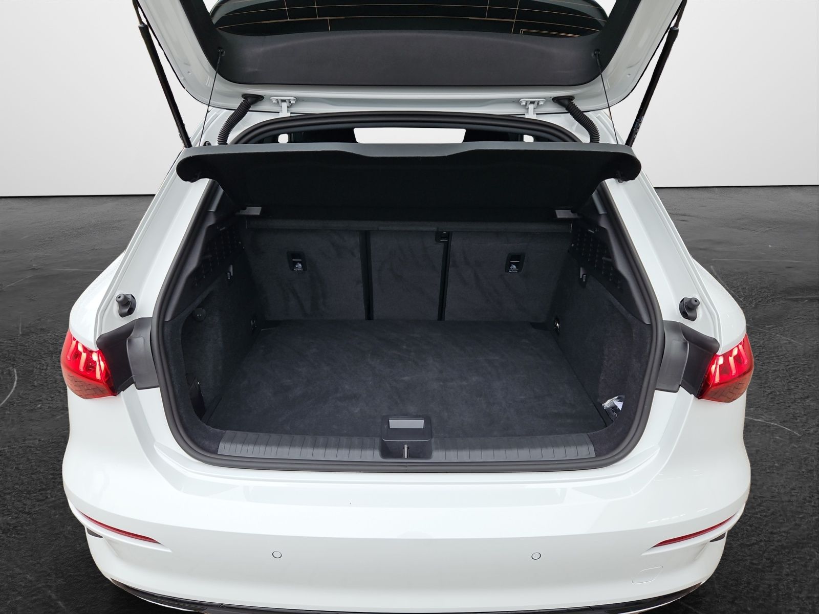 Audi A3 Sportback 40 TFSI e S tronic advanced - Samsaru's Car Outlet