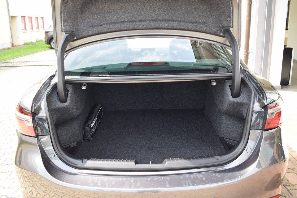 Mazda 6 Lim. 2.5 194PS Takumi Leder Bose Matrix-LED 36