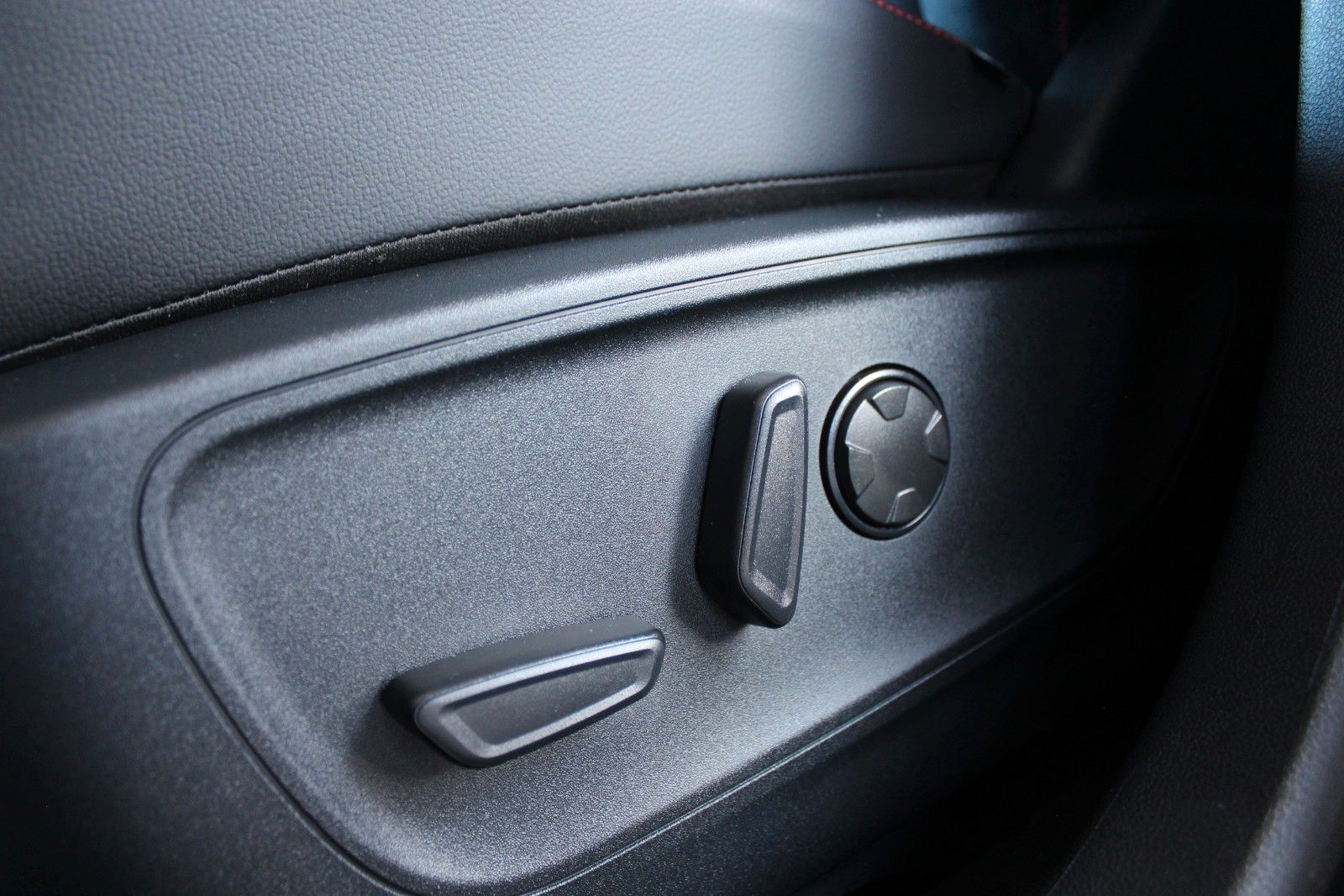 Ford Kuga ST-Line X Plug-In Hybrid - Samsaru's Car Outlet