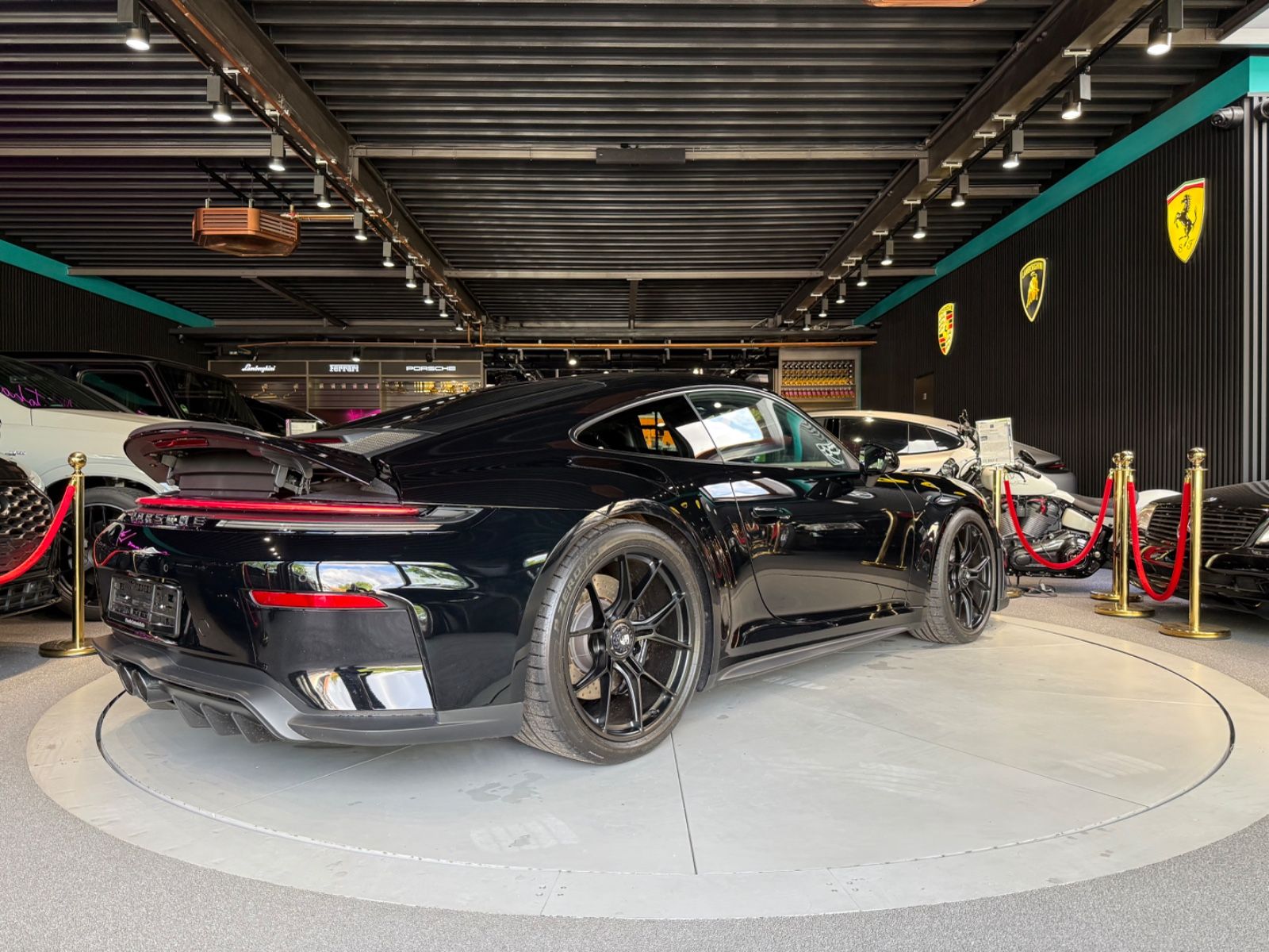Porsche 992 911 GT3 Touring - Samsaru's Car Outlet