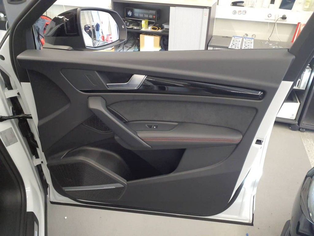 Audi Q5 S line 45 TFSI quattro - Samsaru's Car Outlet
