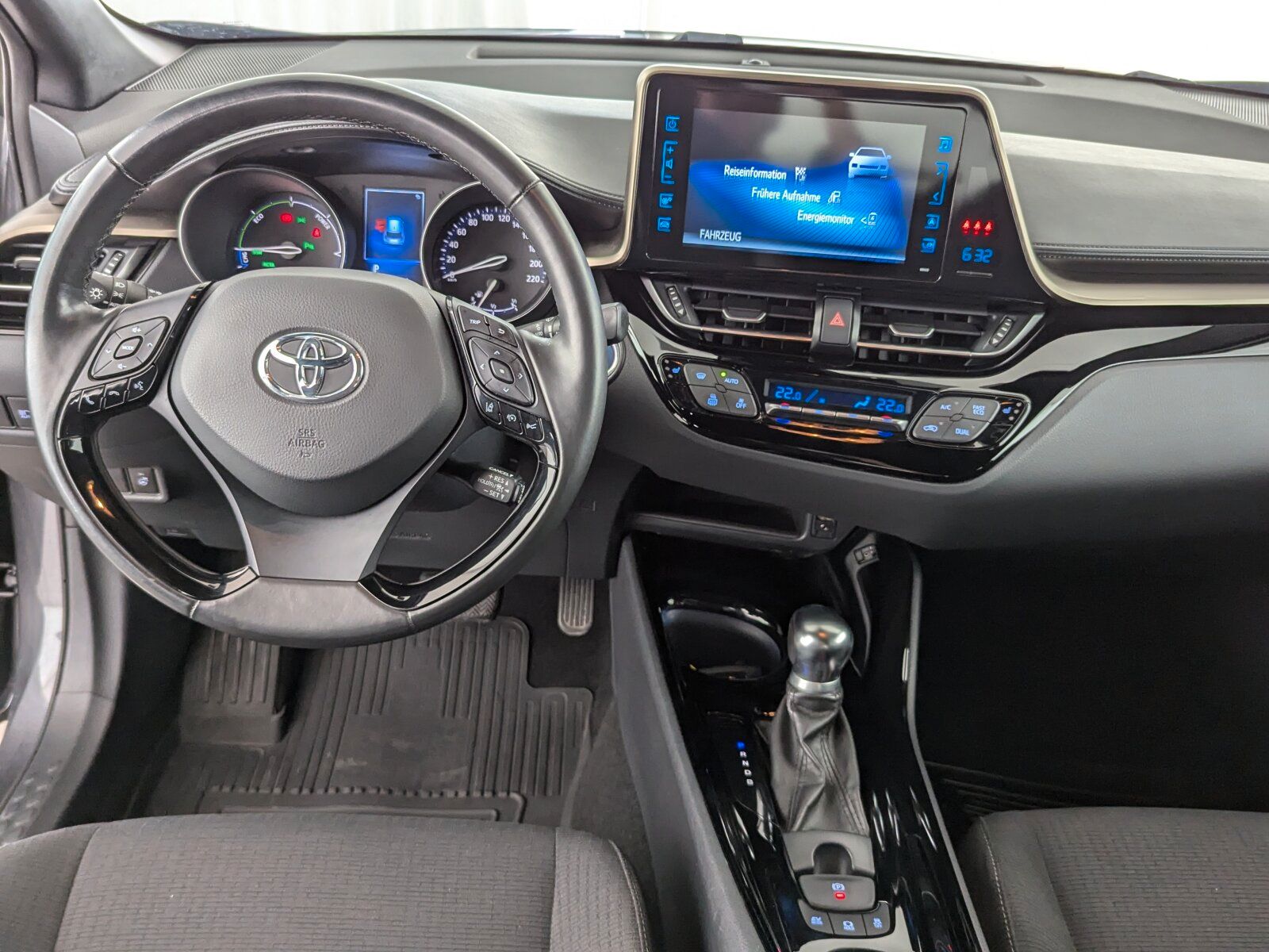 Toyota C-HR 1.8 Hybrid Team - Samsaru's Car Outlet