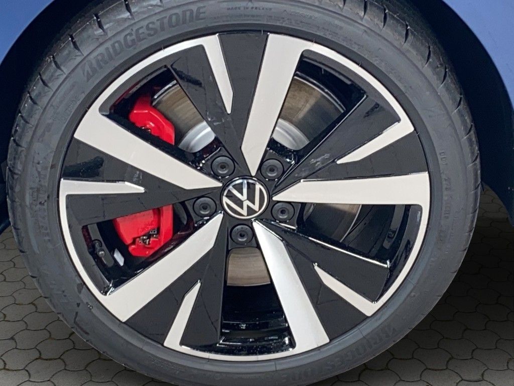Volkswagen Golf  1,5l eHybrid DSG GTE Matrix+AHK+360°Kamera