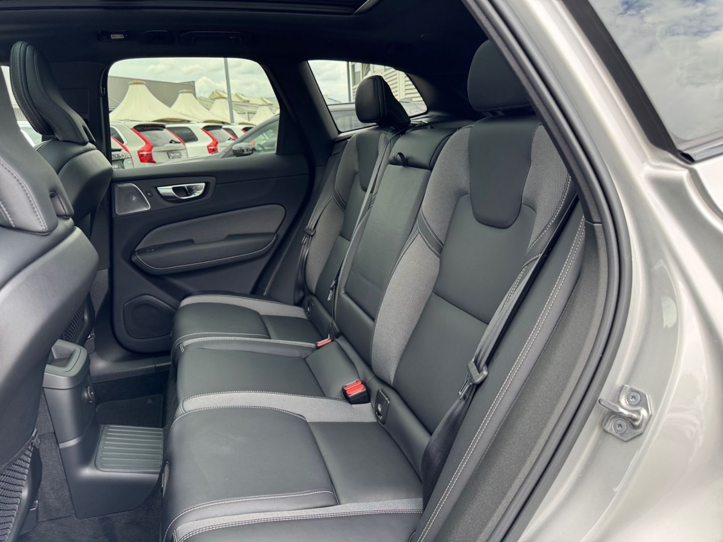 Volvo XC60 Ultimate Dark T8 AWD Bowers&Wilkins Luftfah