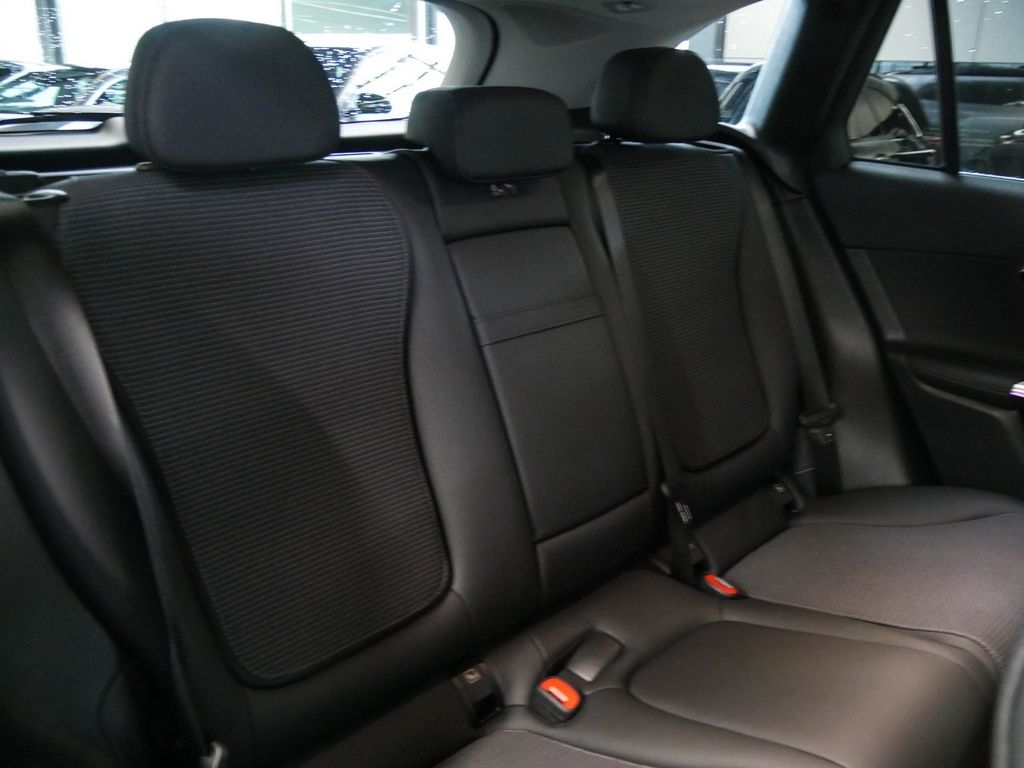 Mercedes-Benz GLC 300 e 4MATIC - Samsaru's Car Outlet