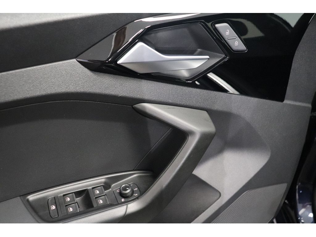 Audi A1 30 citycarver 1.0.TFSI S-tronic Standheizung