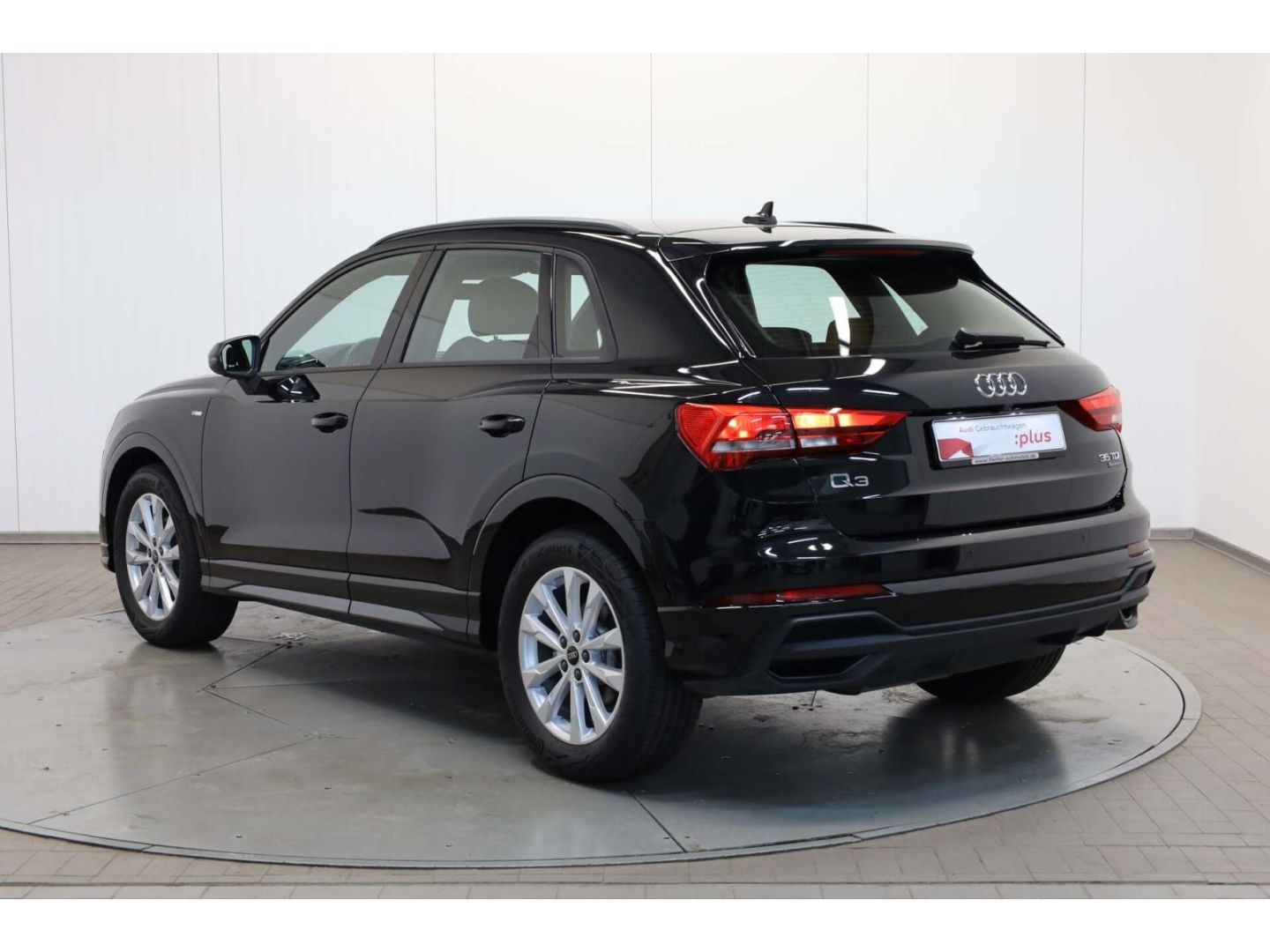 Audi Q3 35 TDI quattro S line S-Tronic - Samsaru's Car Outlet