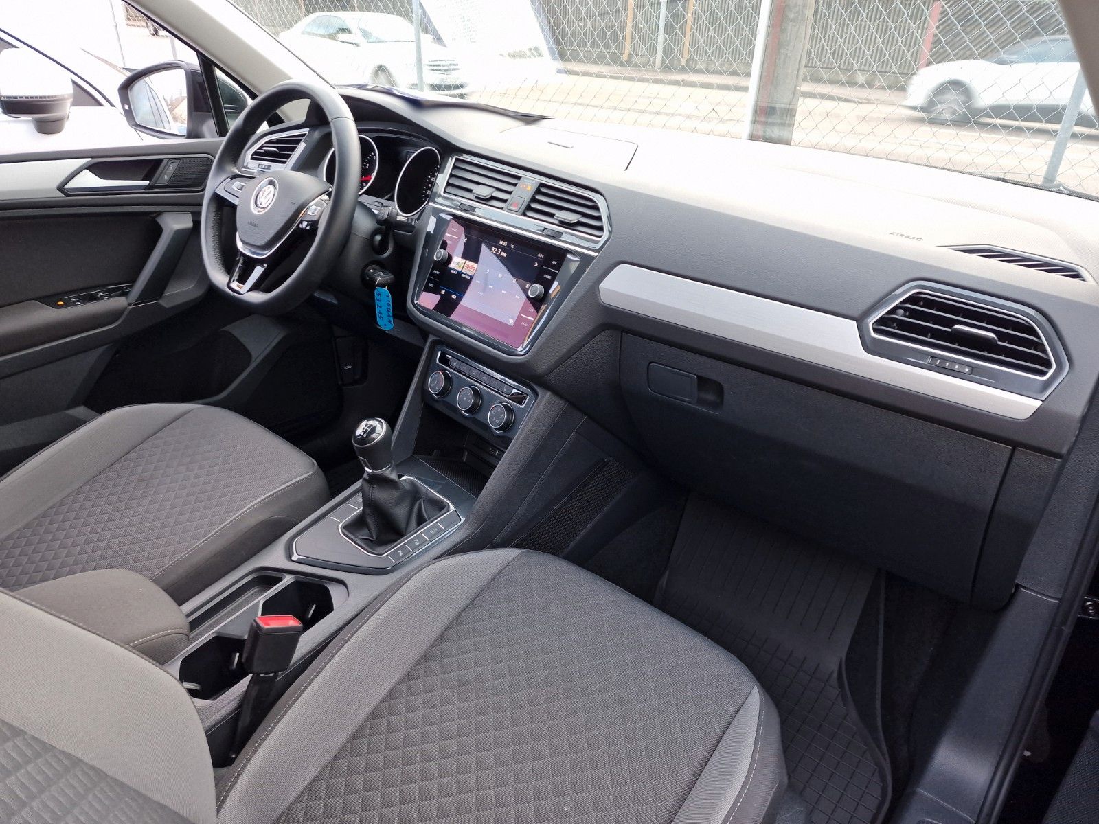 Volkswagen Tiguan 1.5-TSI ACT Comfortline - Samsaru's Car Outlet