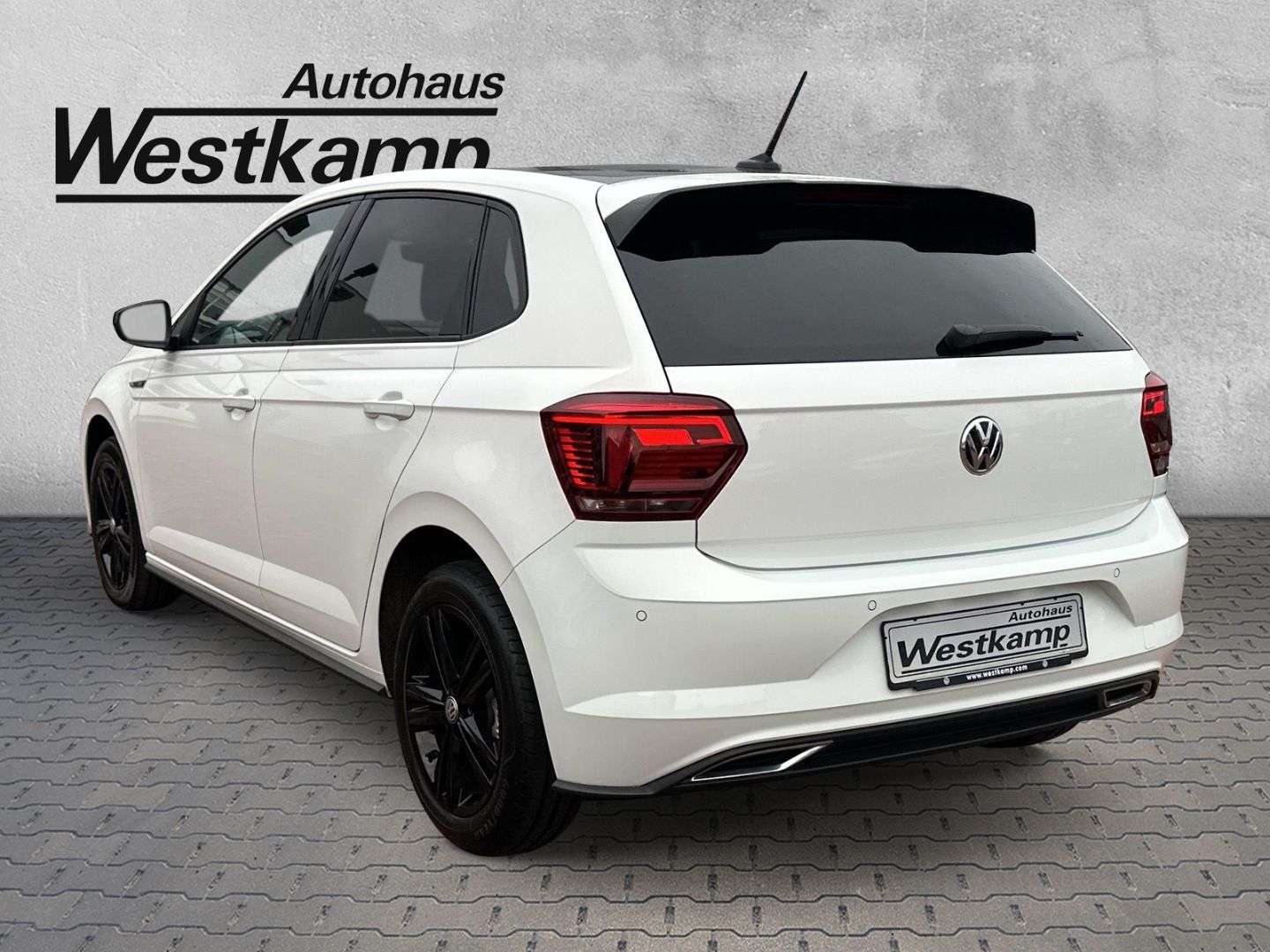 Volkswagen Polo Highline 1.0 TSI DSG R-Line Black - Samsaru's Car Outlet