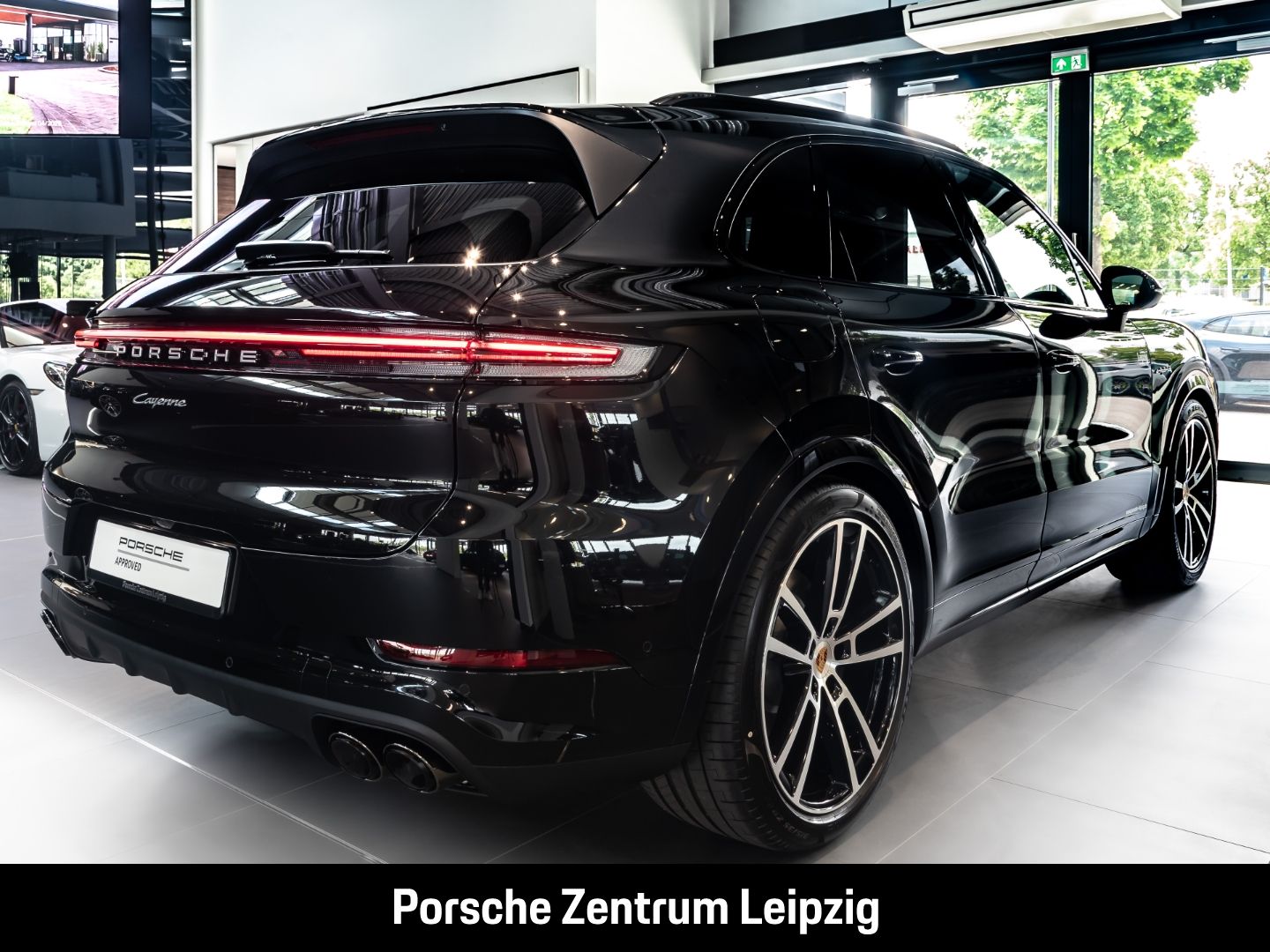 Porsche Cayenne E-Hybrid SportDesign HD-Matrix AHK HeadU