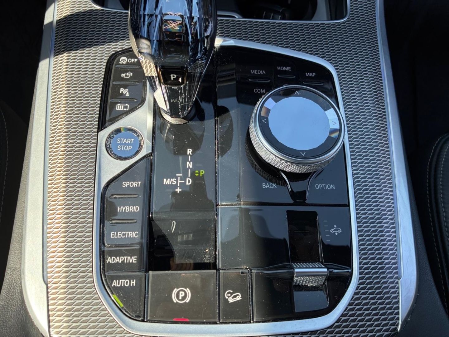 BMW X5 XDRIVE45E M SPORT PAKET HuD MASSAGE LASER AHK