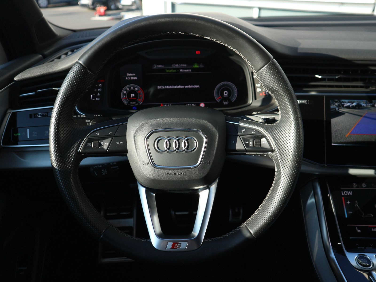 Audi Q7 S line 55 TFSI quattro 7-SITZER*AHK*PANO*STHZ