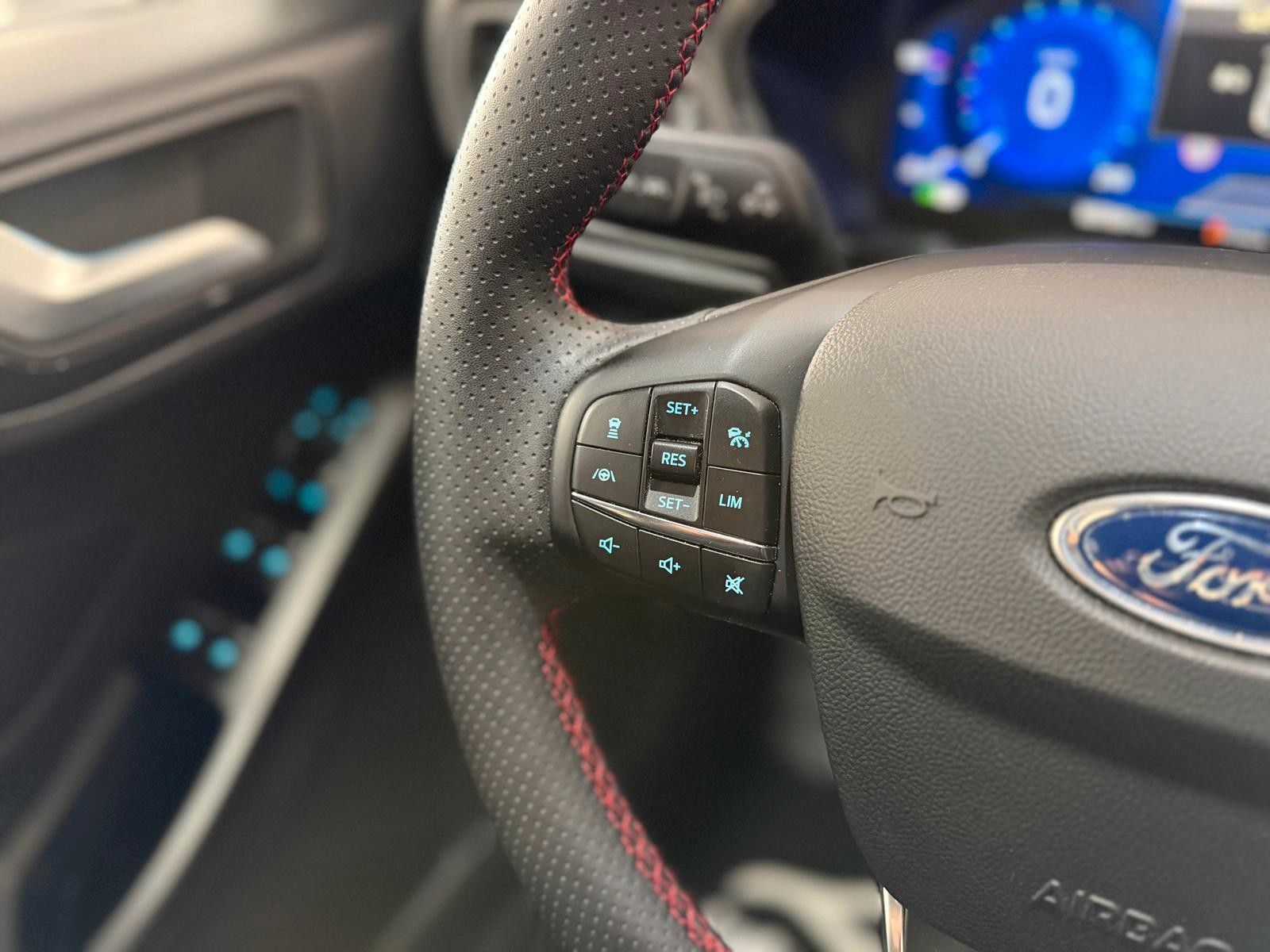 Ford Focus Turnier ST-Line X Aut. 1.Hand|AHK|HUD|PDC