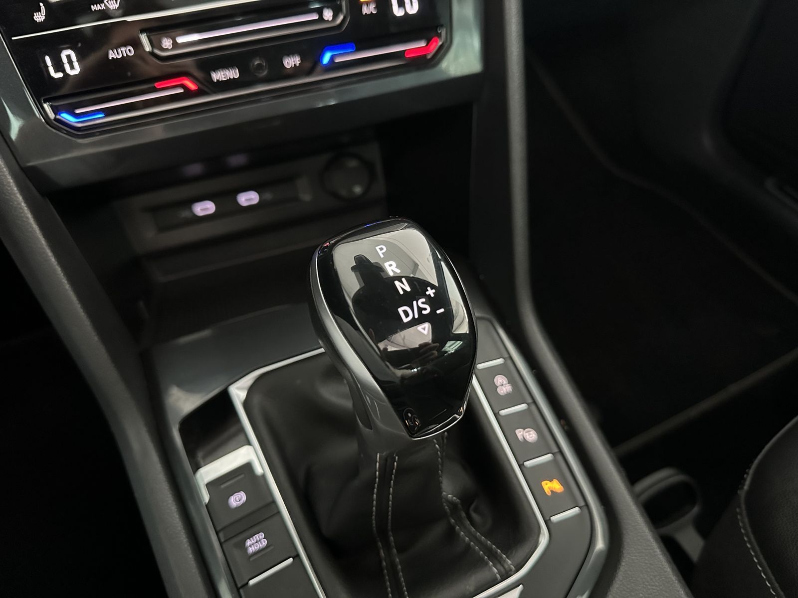 Volkswagen Tiguan R-Line 4M - Samsaru's Car Outlet