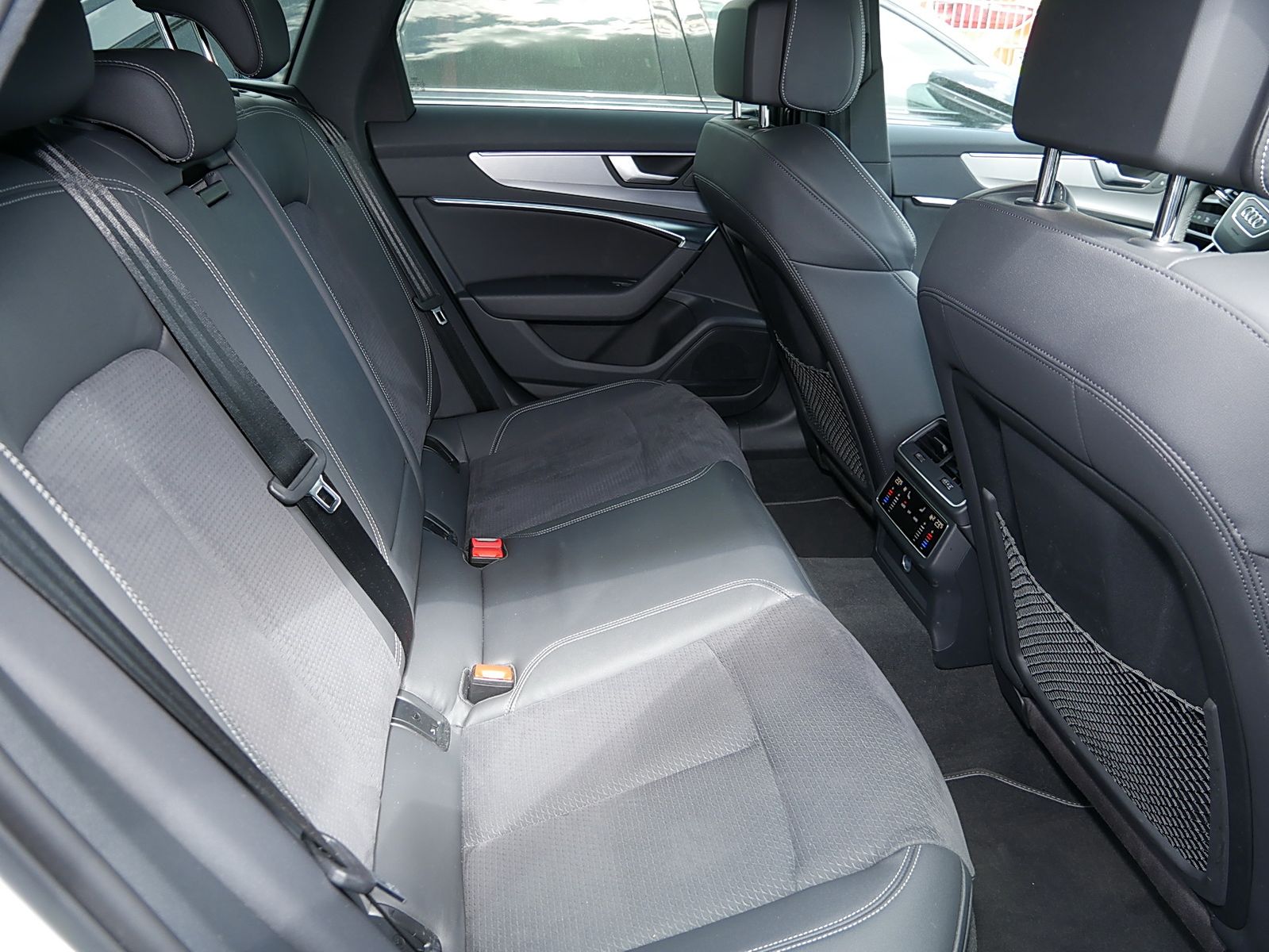 Audi A6 Avant 55 TFSI quattro S Line - Samsaru's Car Outlet