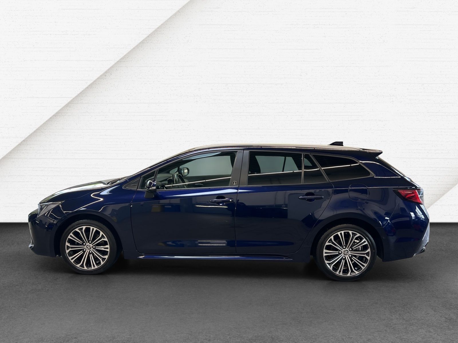Toyota Corolla Touring Sports MILD-Hybrid - Samsaru's Car Outlet