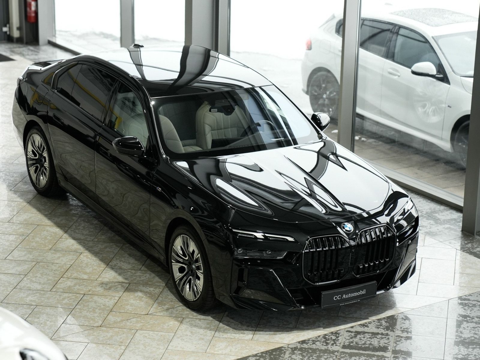 BMW 740d xDrive M SPORT PRO Sky-Lou. Autotür. FOND