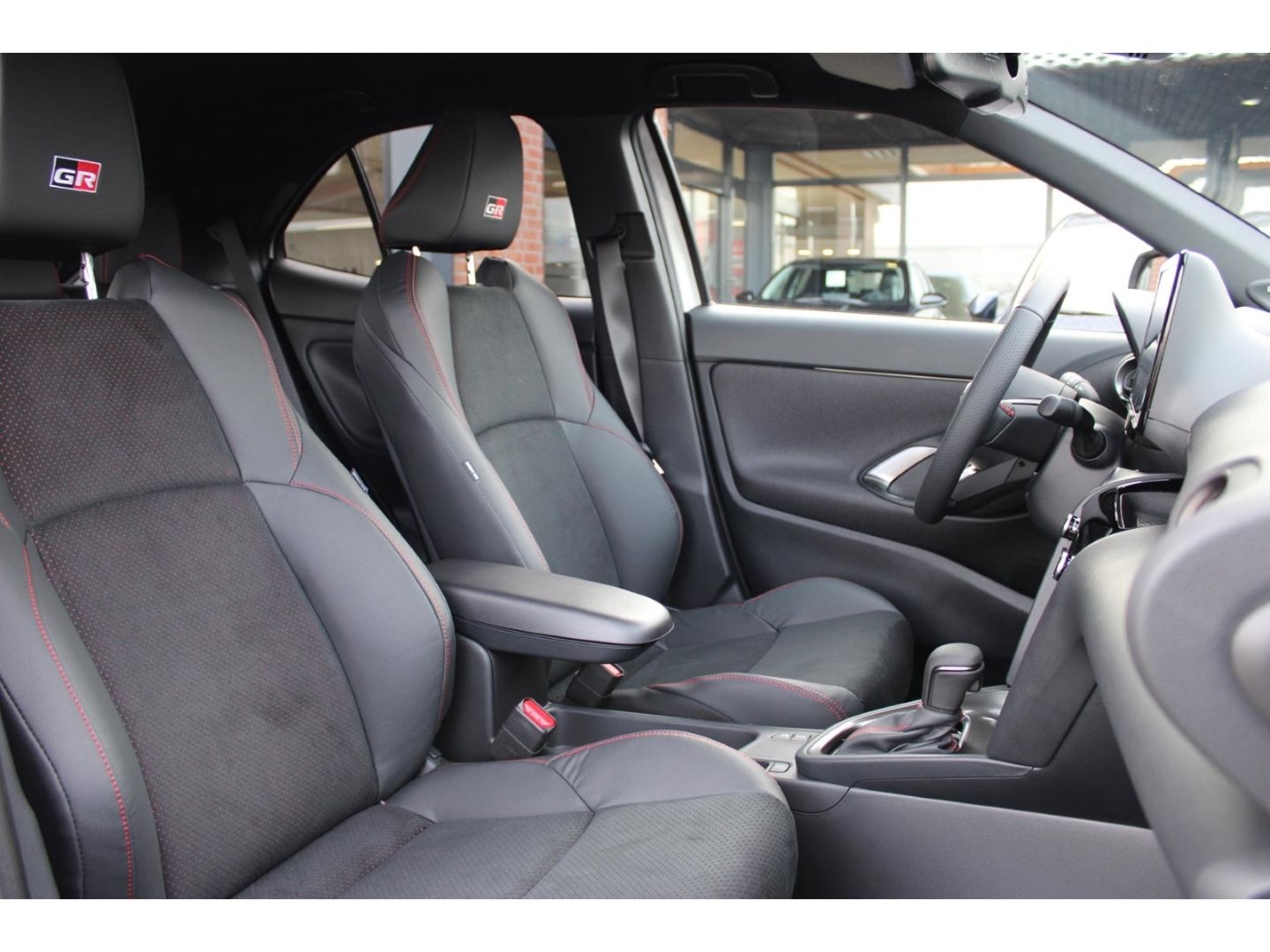 Toyota Yaris Cross GR-SPORT+ADVANCED-P+CARPLAY+GJ-RÄDER