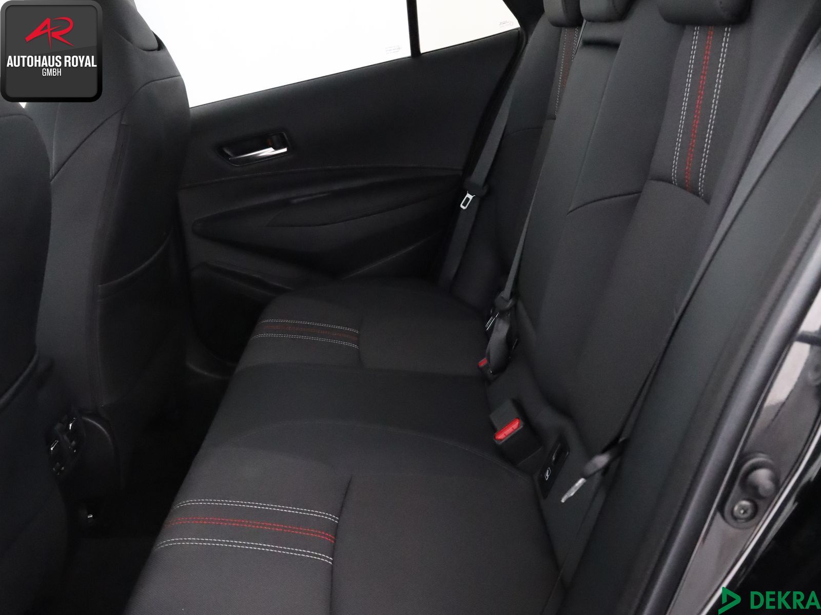 Toyota Corolla 2.0 Hybrid - Samsaru's Car Outlet