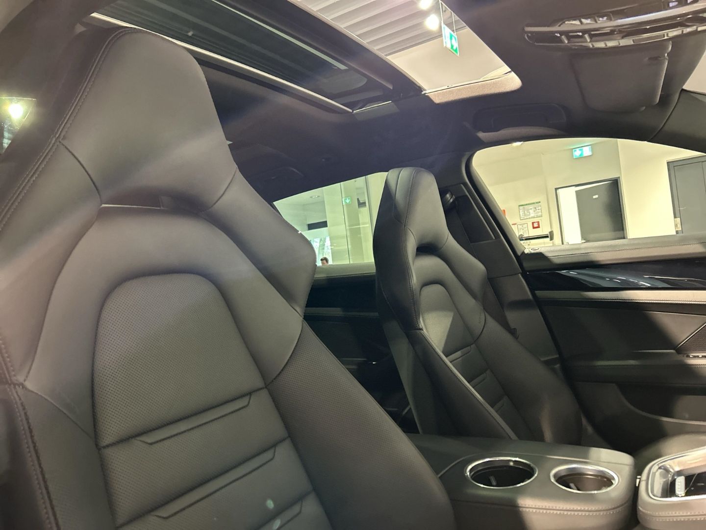 Porsche Panamera 4S E-Hybrid Sport Turismo Luftfederung