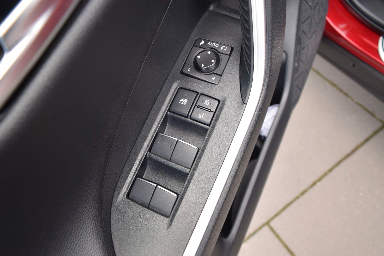 Toyota RAV4 Hybrid 4x2 Club - Samsaru's Car Outlet