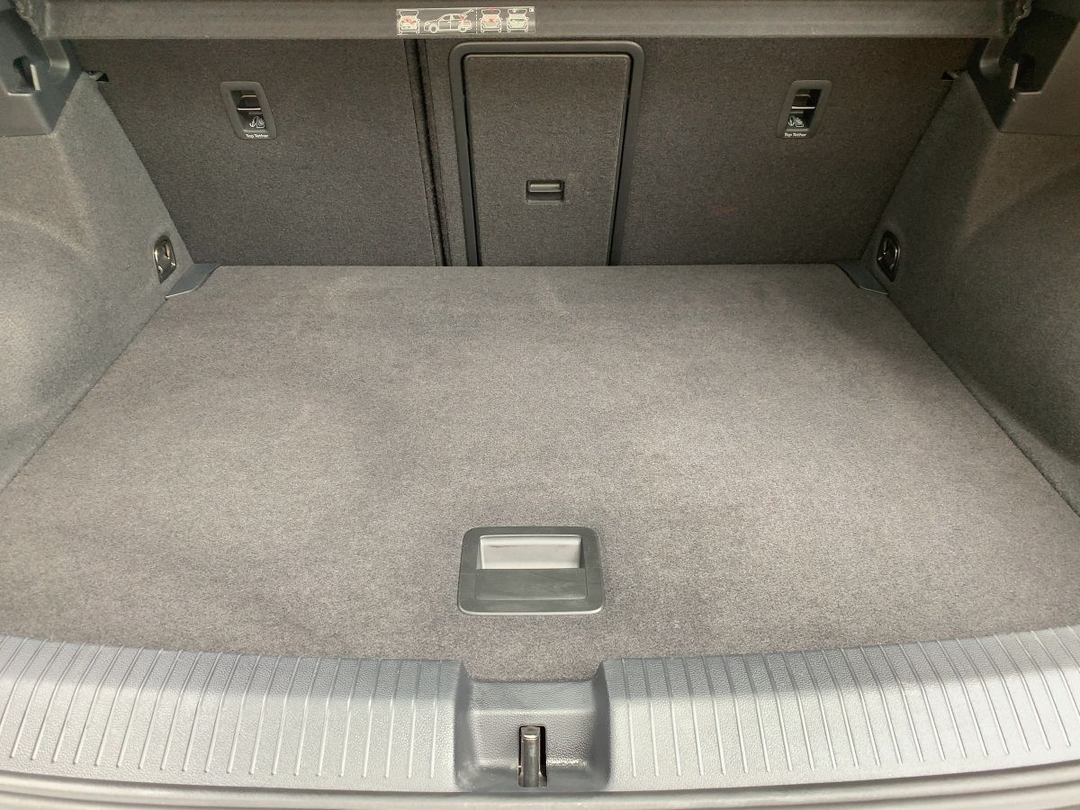Volkswagen T-Roc 1.5TSI DSG R-LINE - Samsaru's Car Outlet