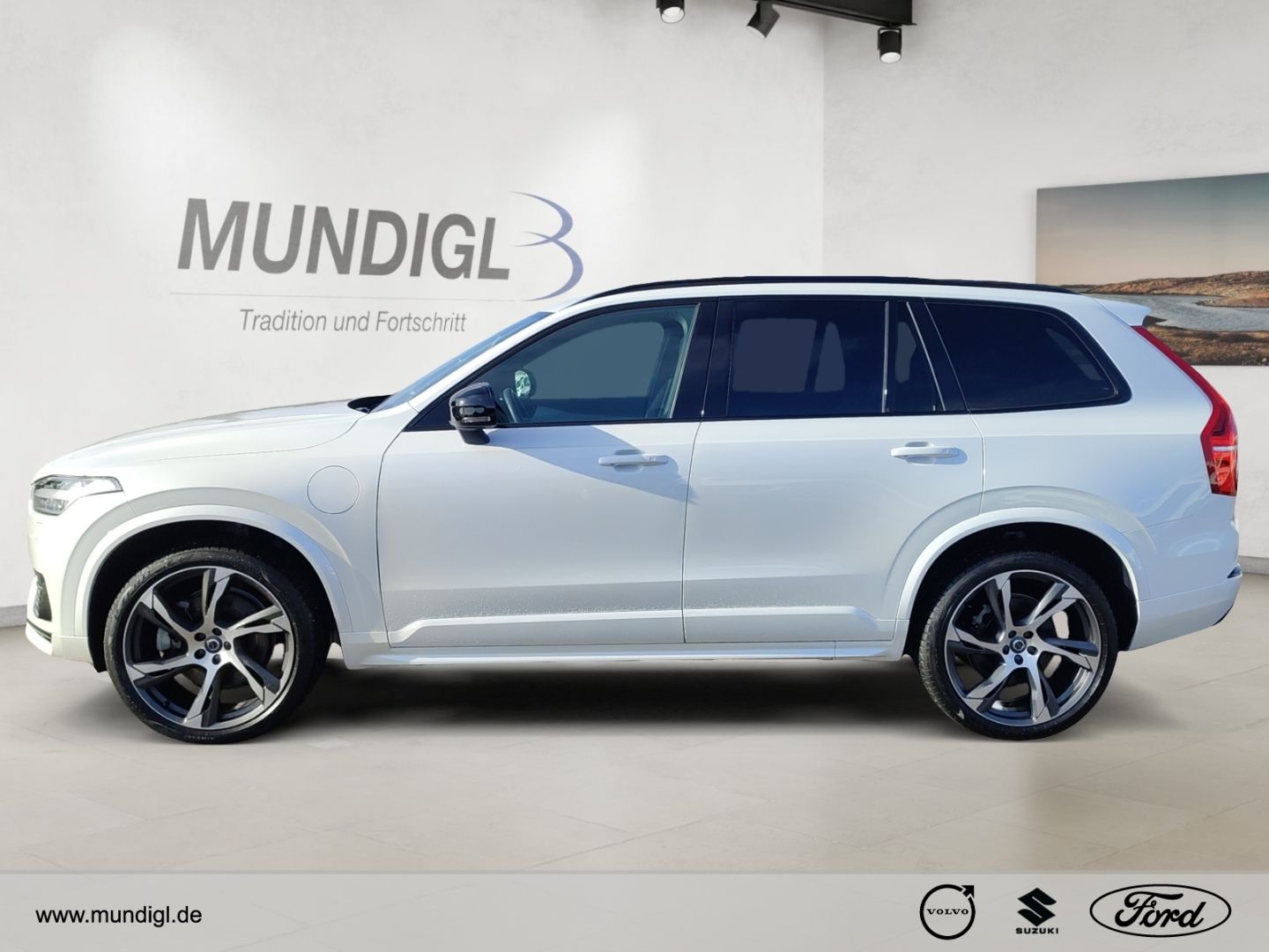 Volvo XC90 R Design Plug-In AWD 7-Sitzer AHK ACC Pano