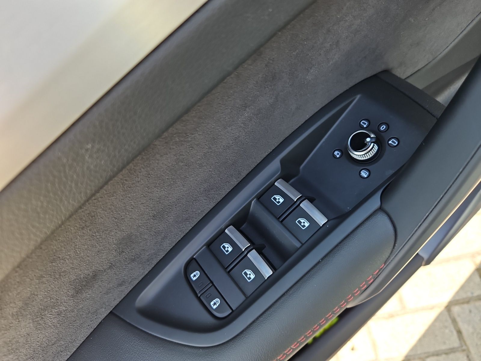 Audi Q5 35 TDI S tronic S line - Samsaru's Car Outlet