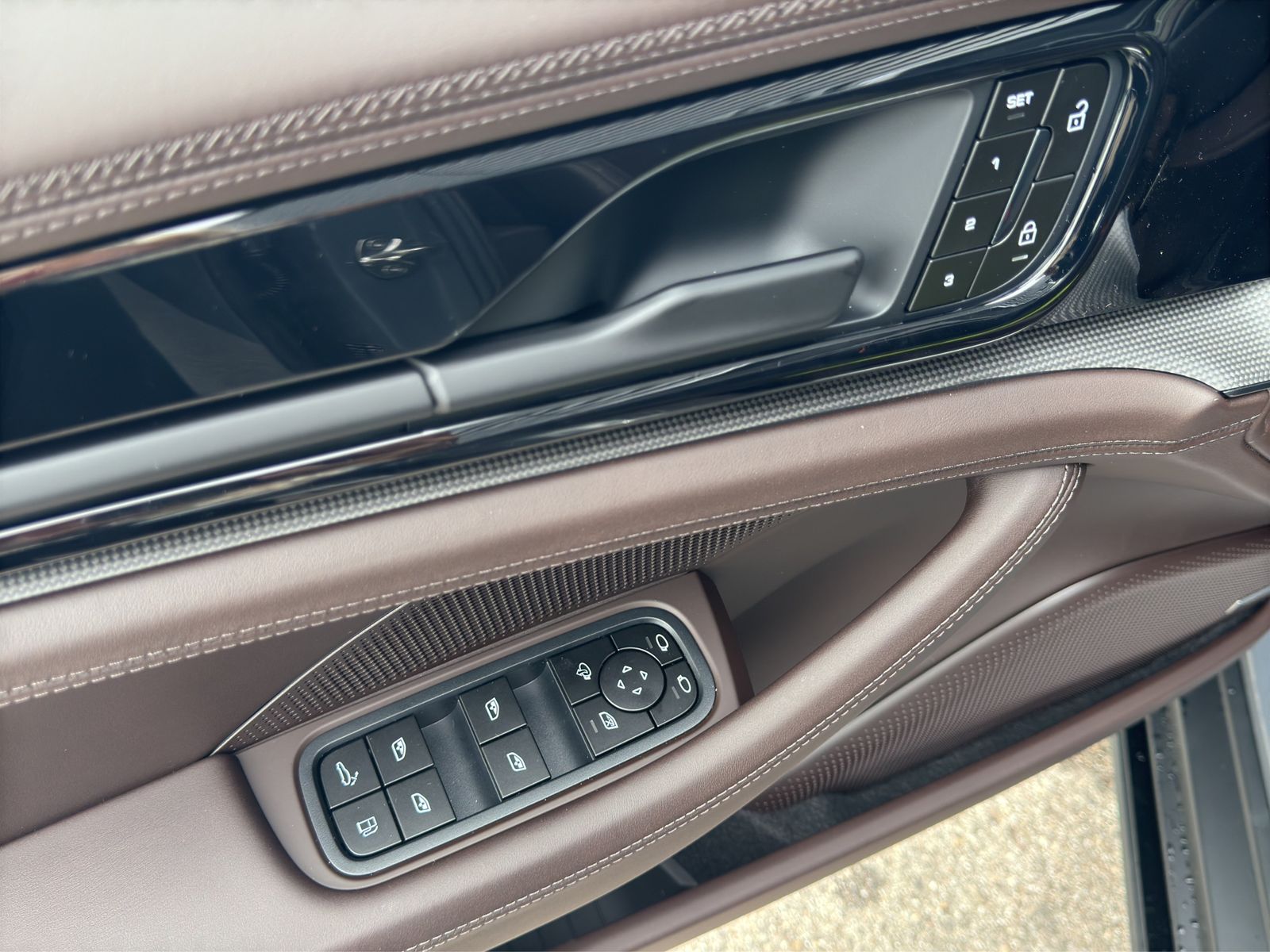 Porsche Panamera 4S E-Hybrid | SportDesign Paket schwarz
