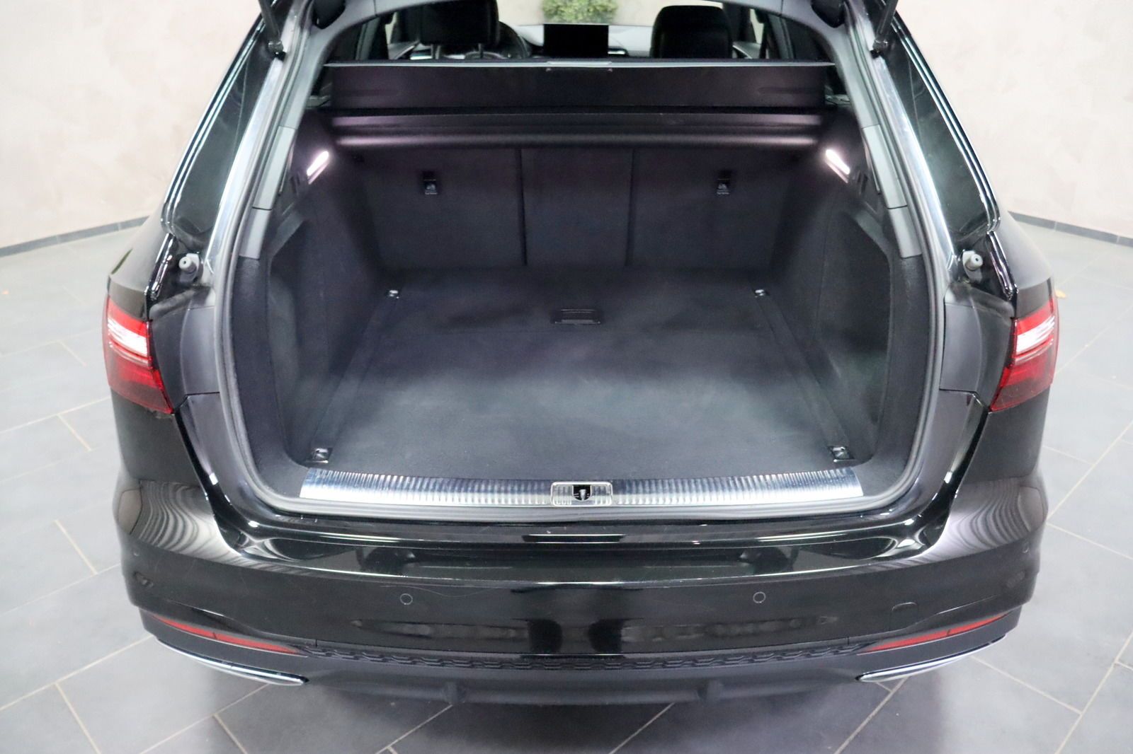 Audi A4 Avant 50 TDI Aut. Quattro S Line - Samsaru's Car Outlet