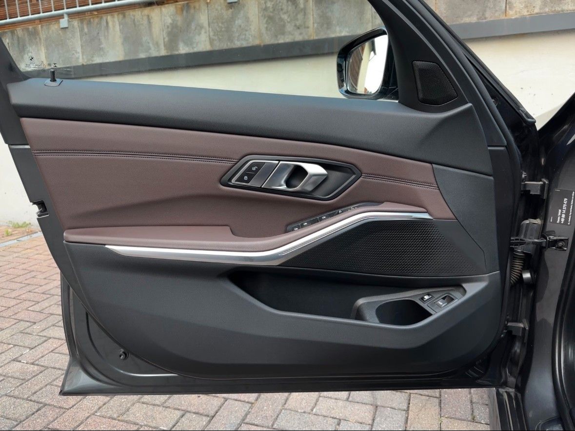 BMW 330e M Sport Shadow - Samsaru's Car Outlet