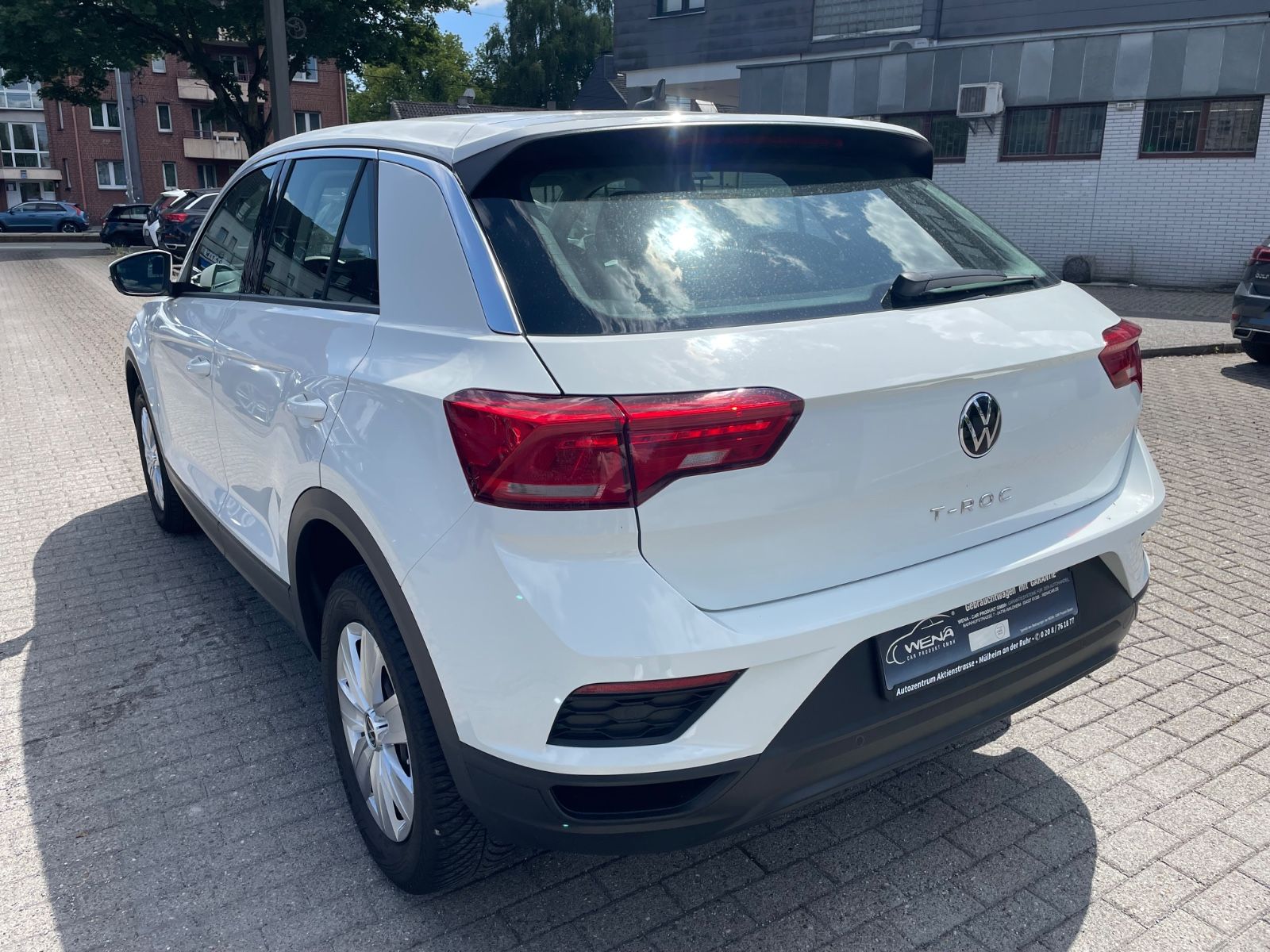Volkswagen T-Roc - Samsaru's Car Outlet