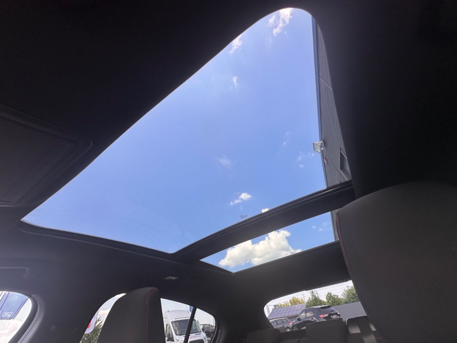 Ford Focus ST-Line X >LED+KAM+PANO-DACH+BLIS+19"ZOLL<