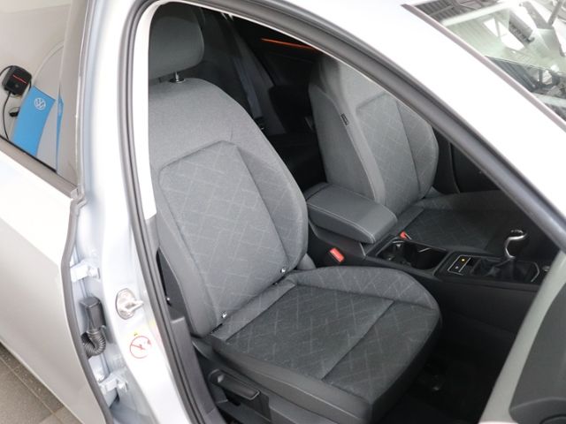 Volkswagen Golf VIII Variant Life 1.5 TSI - Samsaru's Car Outlet