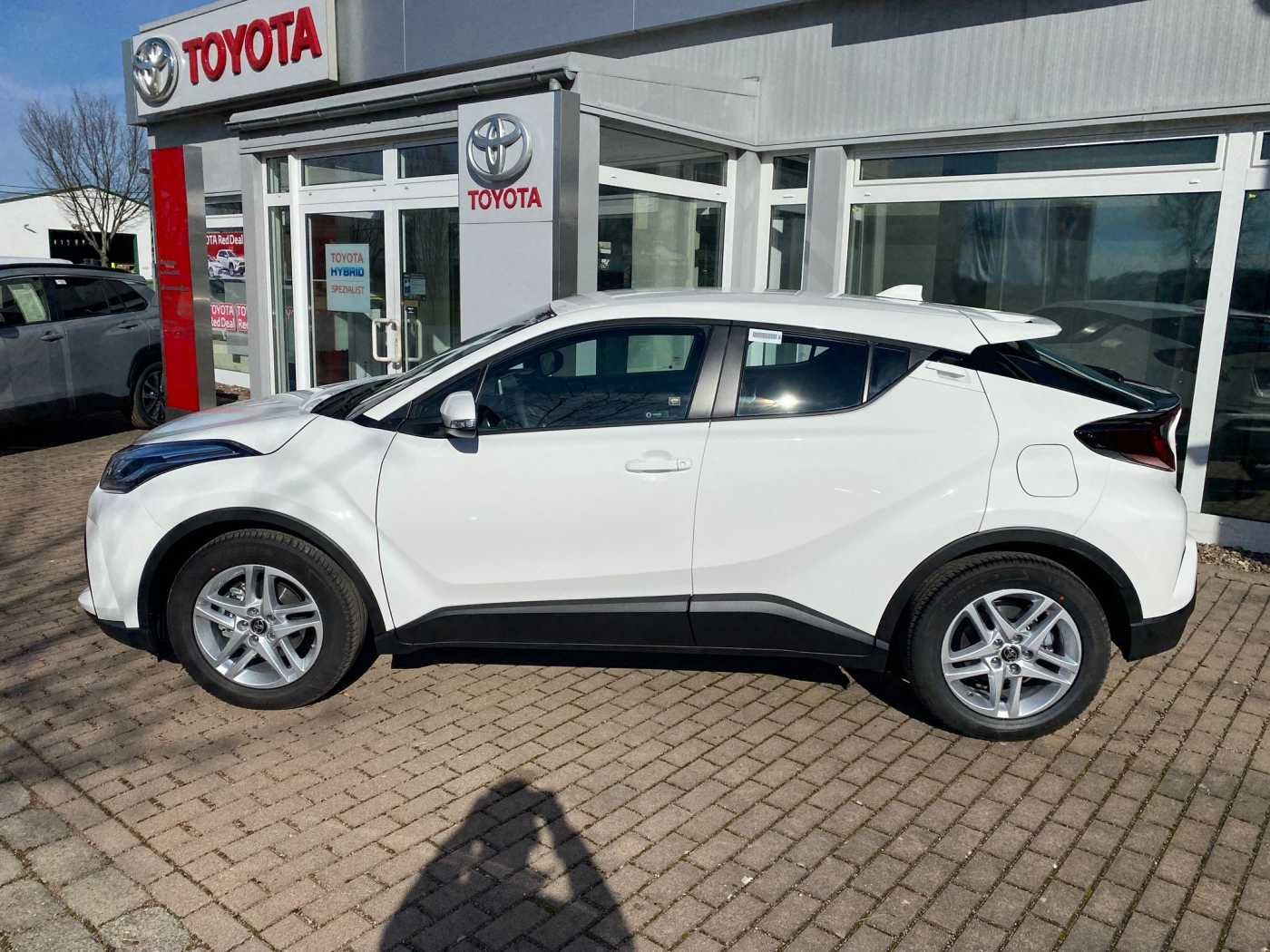Toyota C-HR 1.8 Hybrid Flow - Samsaru's Car Outlet