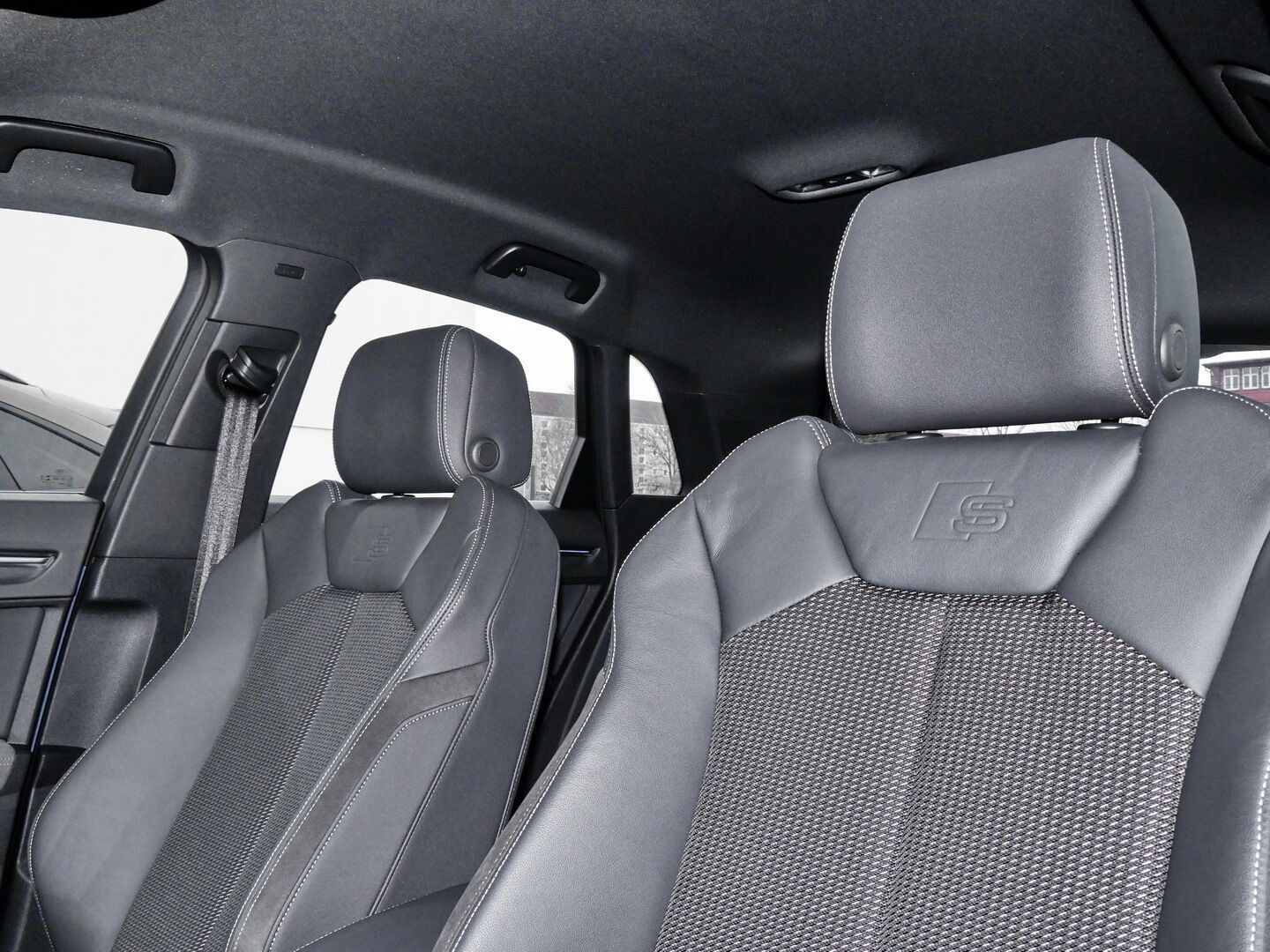 Audi Q3 45 TFSI quattro S line - Samsaru's Car Outlet