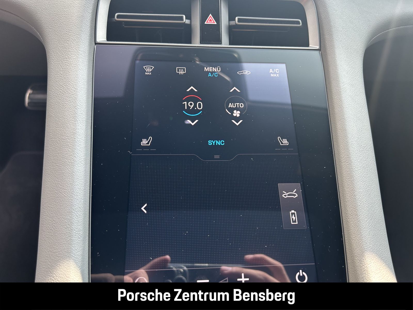 Porsche Taycan 4 Cross Turismo