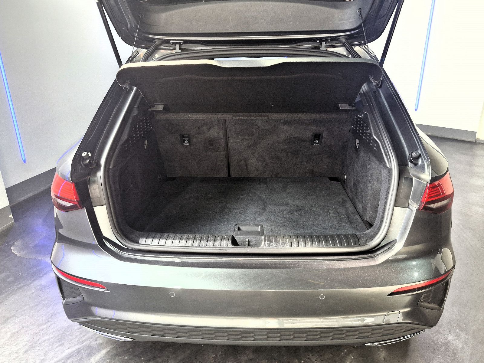 Audi A3 Sportback 35 TFSI 2xS Line - Samsaru's Car Outlet