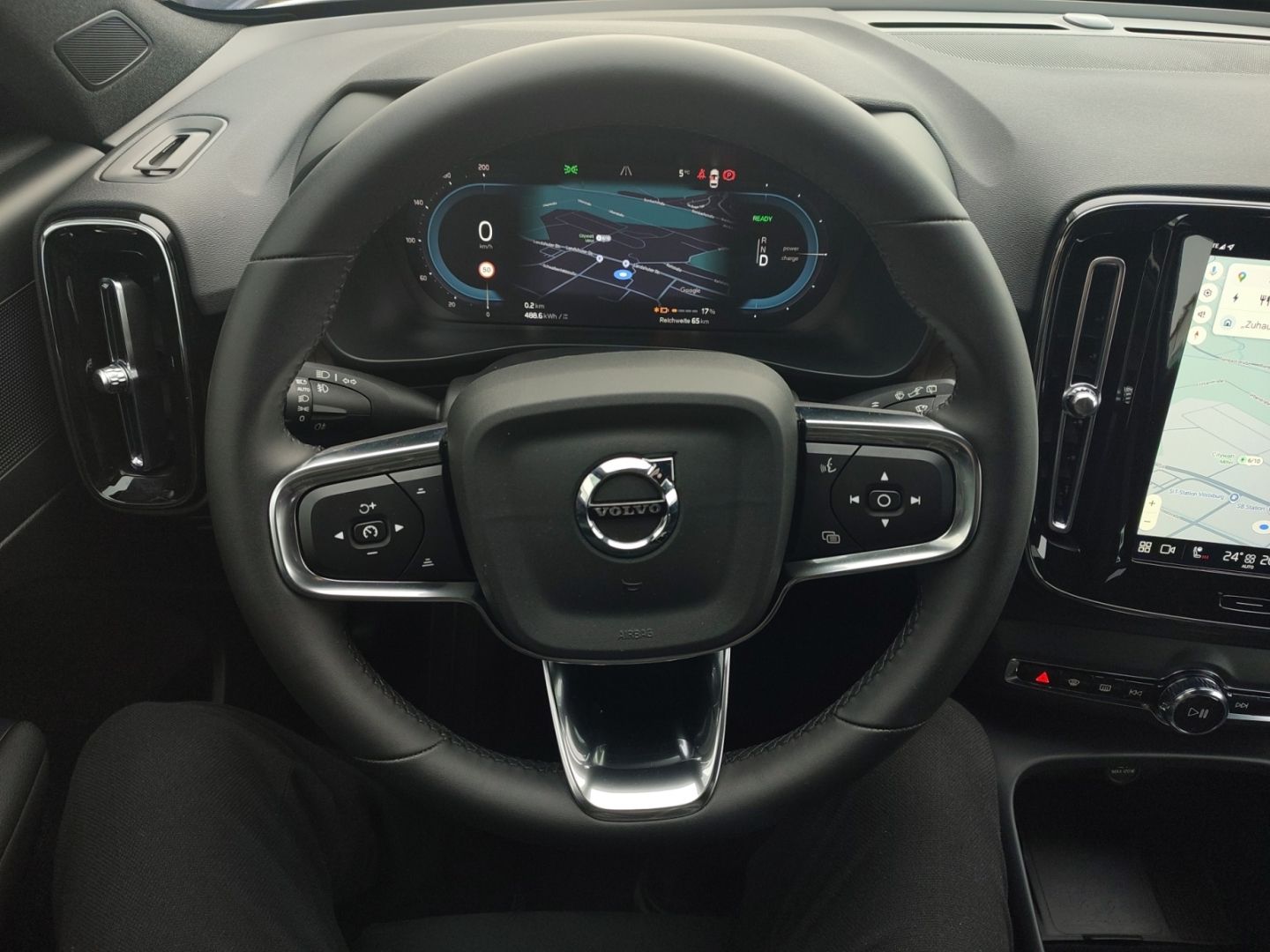 Volvo XC40 Pure Electric StHZG AHK Navi RFK Klimaaut S