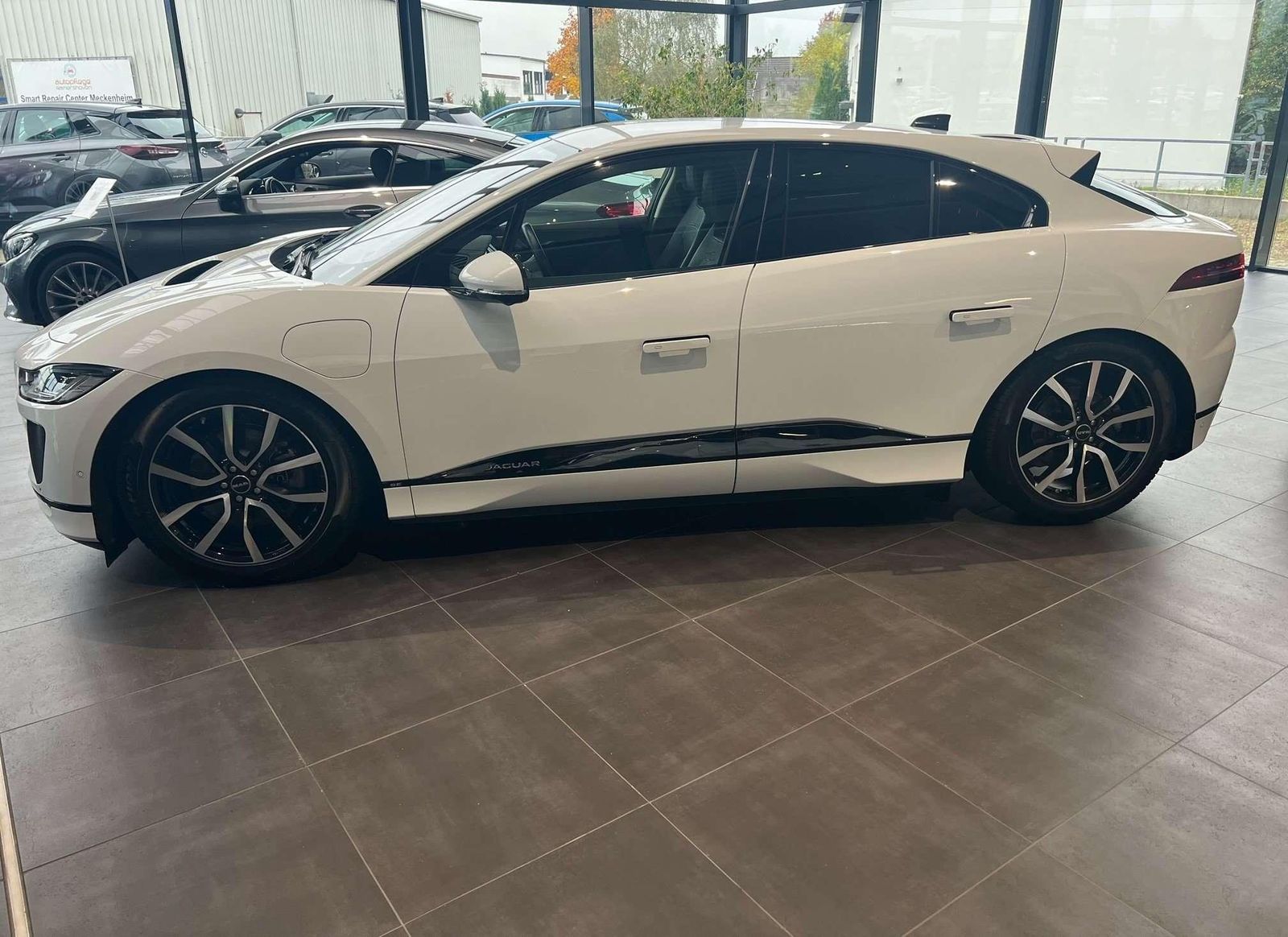 Jaguar I-Pace BLACK PACK+LUFTFAHRWERK+HEAD-UP+ KAMERAS+