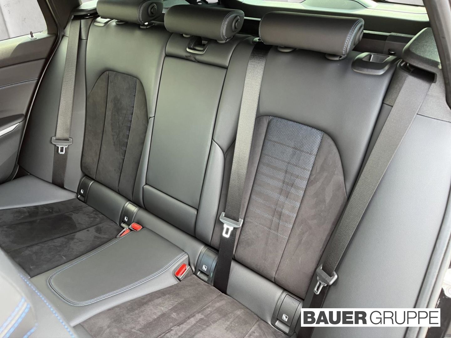 BMW 320 d xDrive M Sport Touring - Samsaru's Car Outlet
