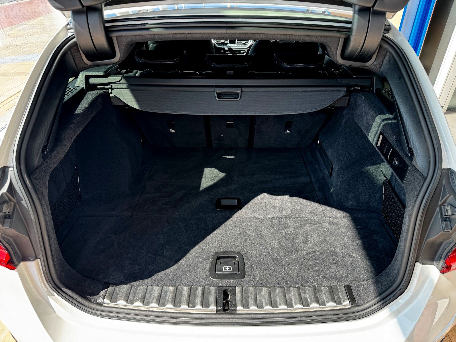 BMW 320d Touring Sport Line - Samsaru's Car Outlet