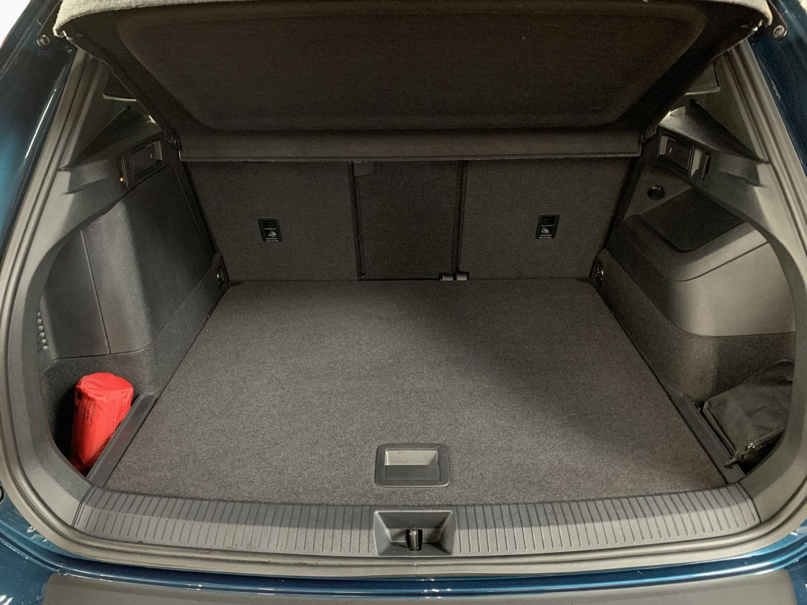 Volkswagen Tiguan 1.5 eHYBRID R LINE IQ.LIGHT+AHK+PANO+ACC